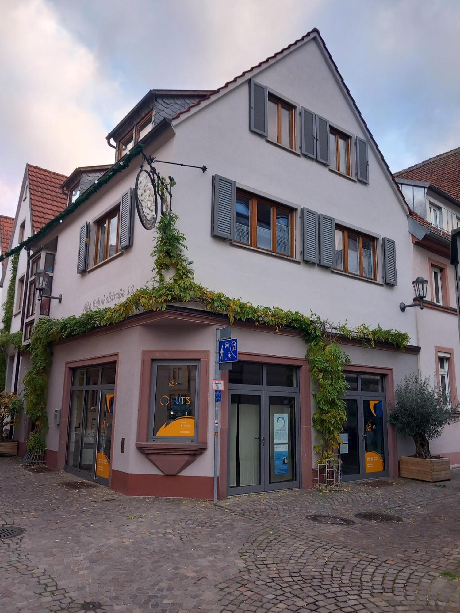 Alte Bahnhofstrasse 12 Apartment คาร์ลชตัดท์ ภายนอก รูปภาพ